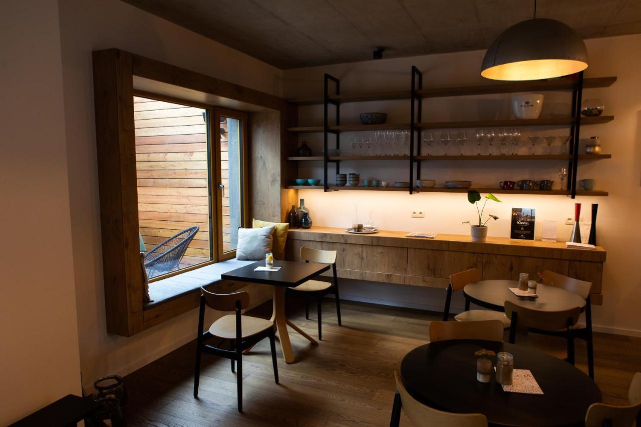 Vigeo Lounge B&B Coffee Bojnice Exteriör bild